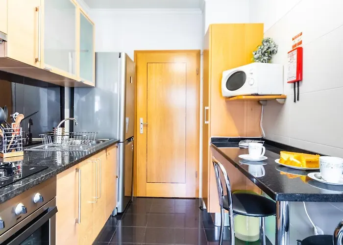 Lulina Two Bedroom By Alma * פונשל