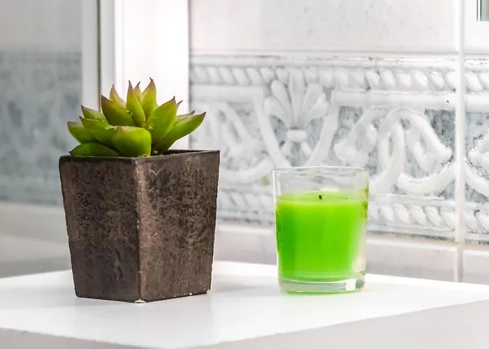 Lulina Two Bedroom By Alma * פונשל