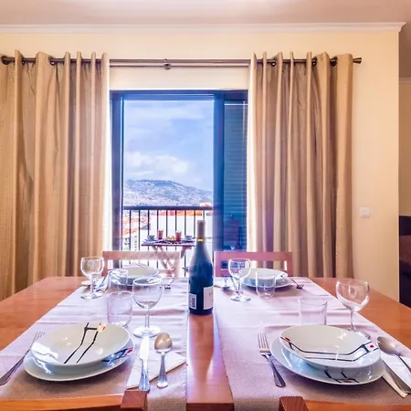 Lulina Two Bedroom By Alma Διαμέρισμα